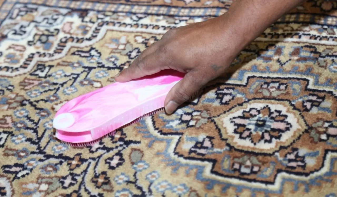 Come pulire i tappeti persiani il metodo fai da te suggerito dagli specialisti